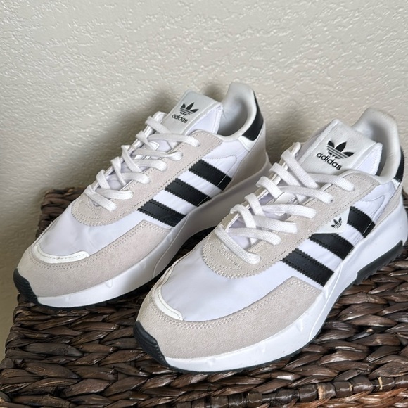 Adidas Men’s 8.5‎ Retrophy F2 Sneakers Womens 10.5 Unisex - Picture 1 of 9